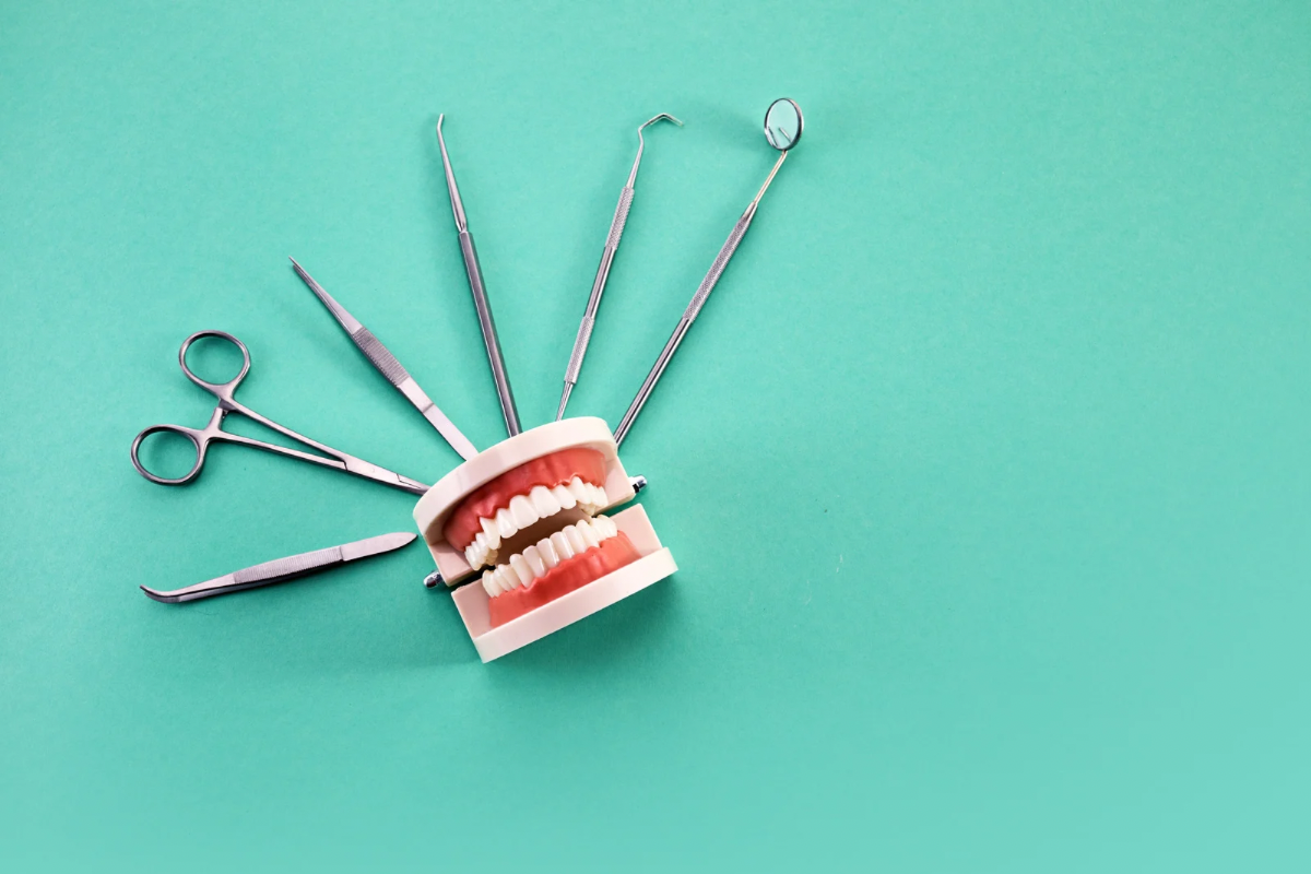 🦷ラバーダムとは？—精密で安全な歯科治療を支える重要ツール🦷